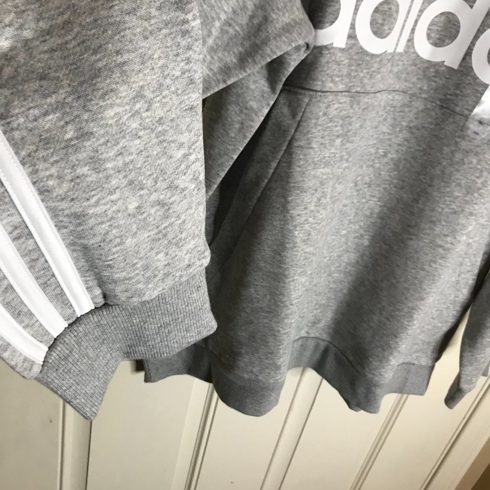 NWT Adidas Men's Essentials Fleece 3-Stripes Hoodie Sweatshirt Grey - Picture 2 of 5